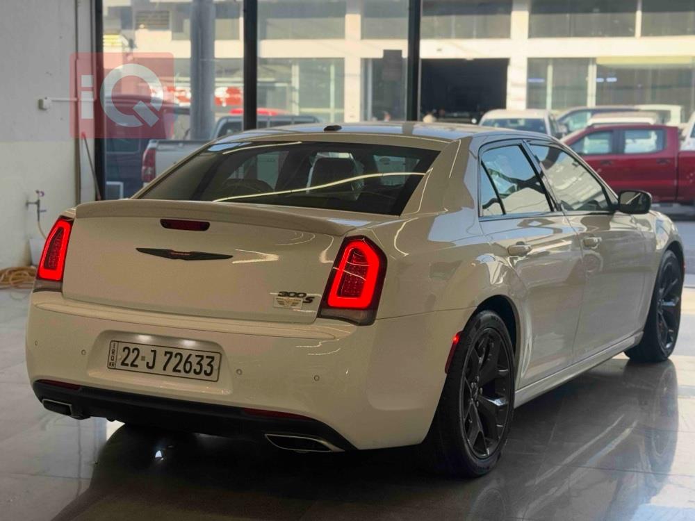 كرايسلر 300